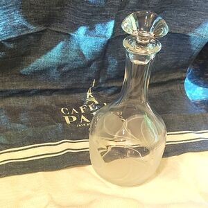 Elegant Clear Glass Decanter